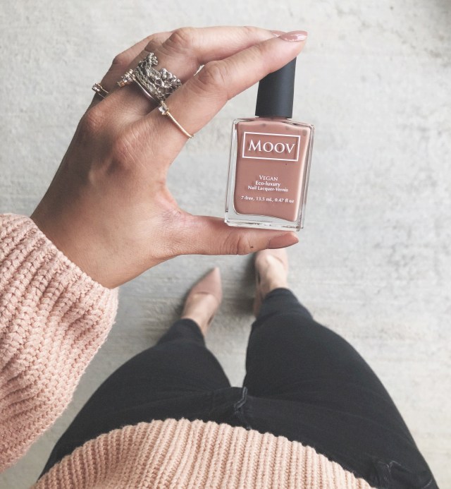 MyBlancCanvas - Moov, On One Knee2.jpg