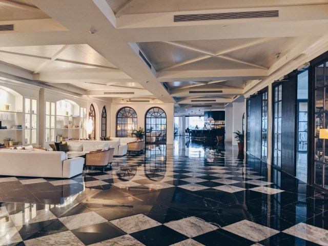 MyBlancCanvas - Excellence - Lobby.JPG